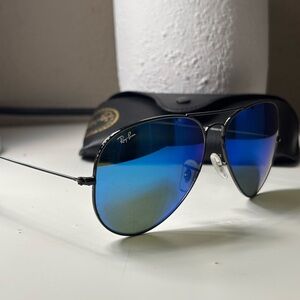 Ray-Ban Large Metal Aviator Sunglasses with Blue Mirrored Lenses